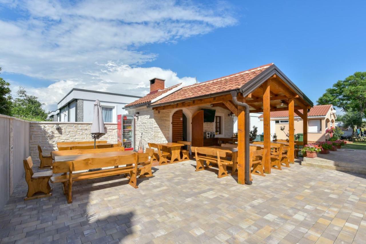 Bungalov Medanic - Private Pool Privlaka  Εξωτερικό φωτογραφία